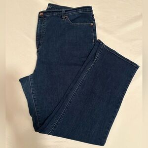 Lands’ End Women’s High Rise Straight Leg Jean Size 18